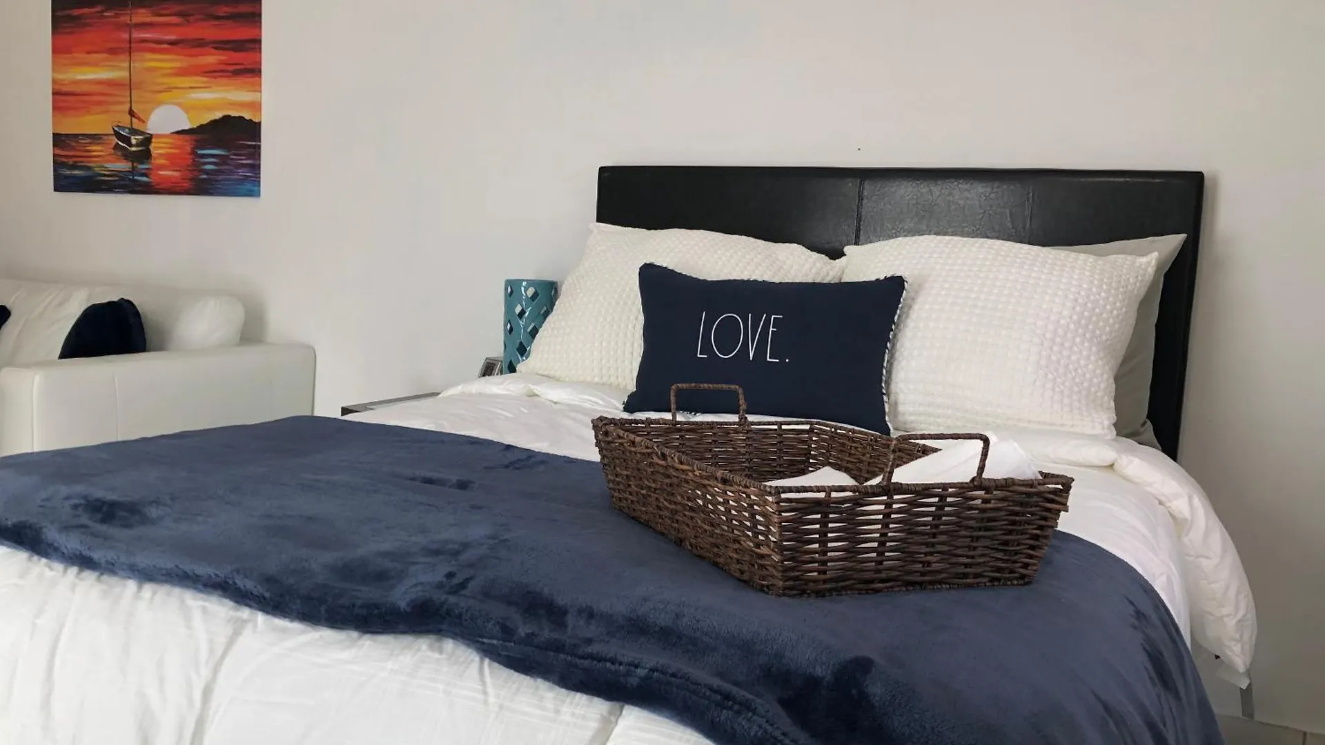 Επικοινωνία με το Blu Lime Apartments